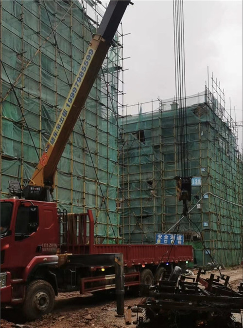 鹤山市“慢工细活”—— 吊车的 “微动控制” 技术